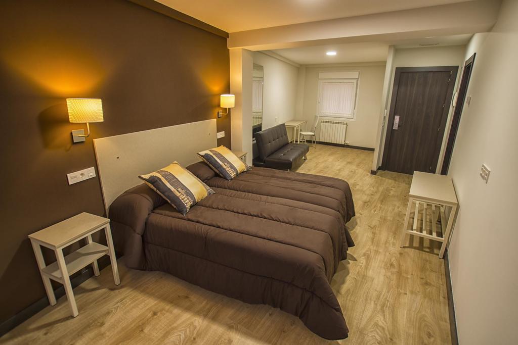 Hostal Elvira Aranda de Duero Exterior foto