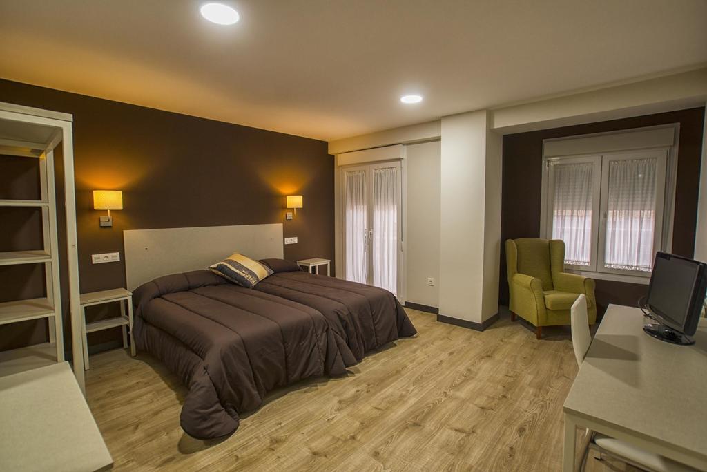 Hostal Elvira Aranda de Duero Quarto foto